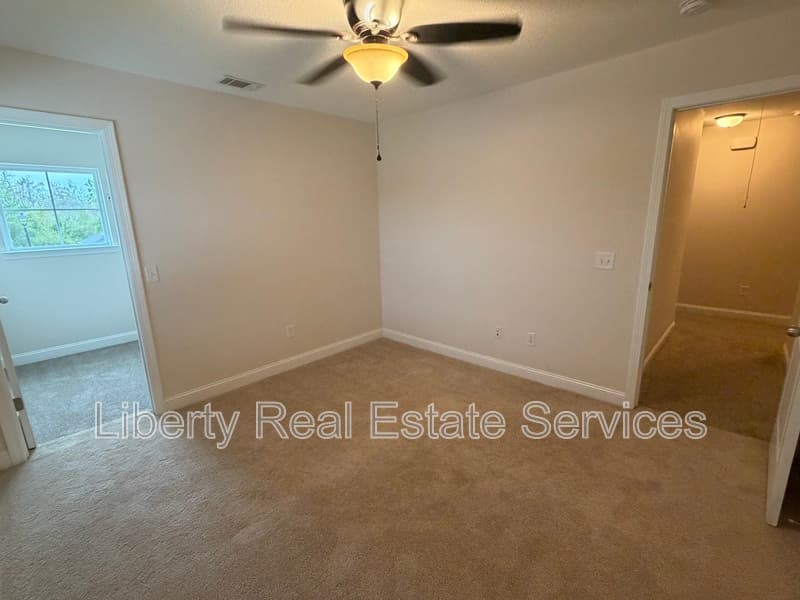 Hinesville House: 224 Whipple Ave