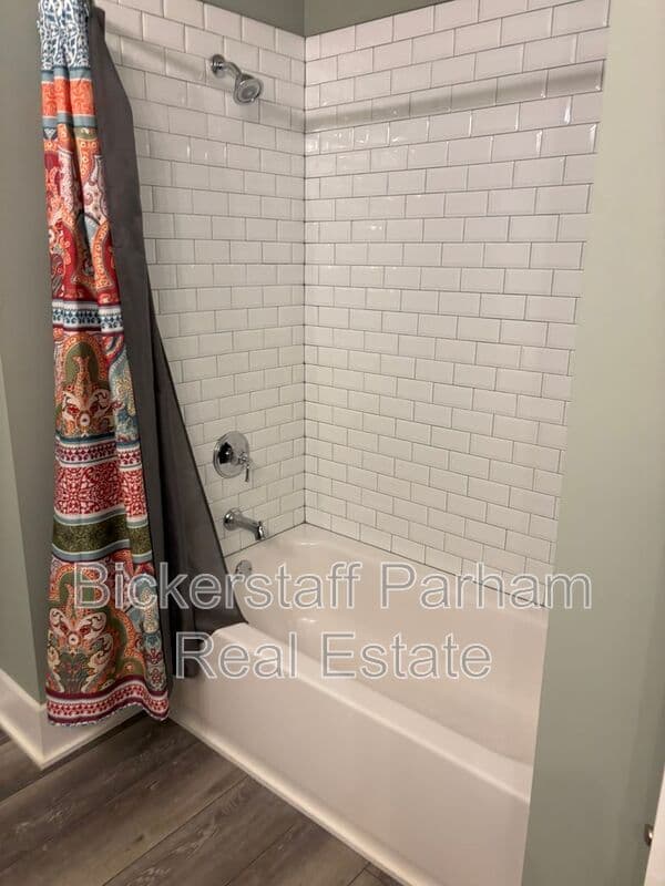 Columbus House: 8115 Dreamboat Drive