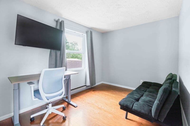 Littiz House: 24 Knollwood Drive