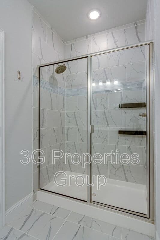 Lewisville House: 344 Almanor St
