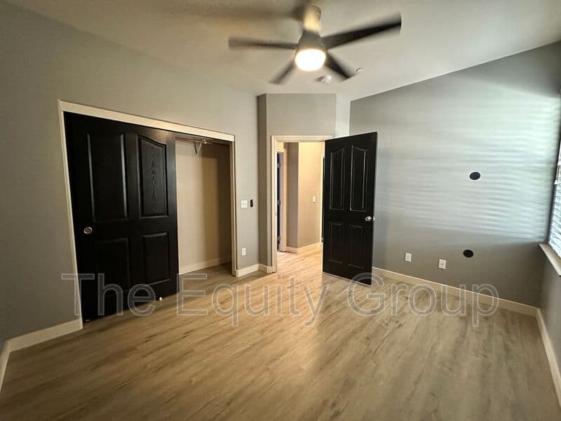 Farmersville House: 421 W. Trinta St