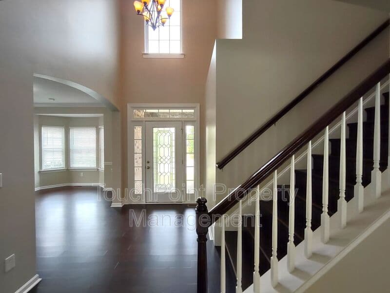 Charlotte House: 10114 Whiteburn Ct