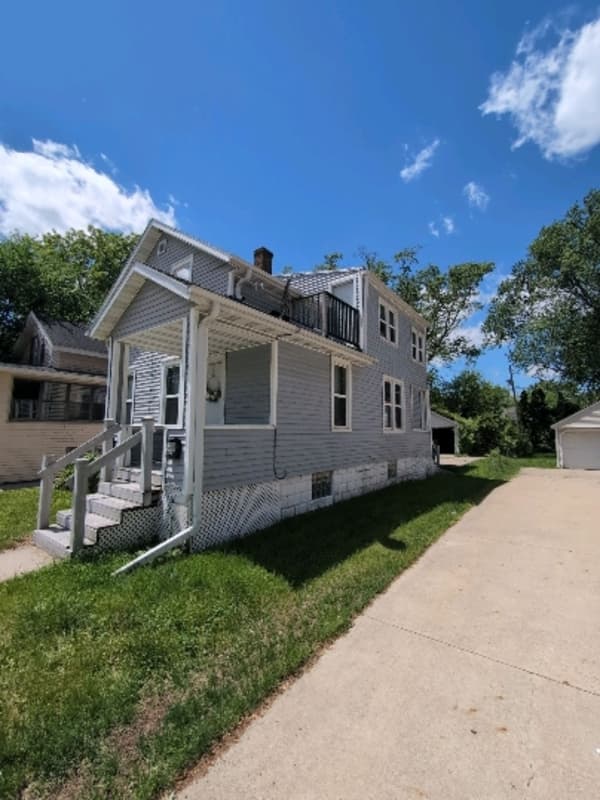Green Bay Condo: 334 South Van Buren Street - Upper