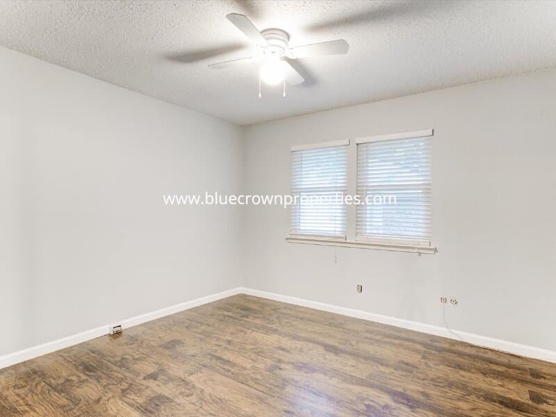 Arlington House: 462 Westview Terrace