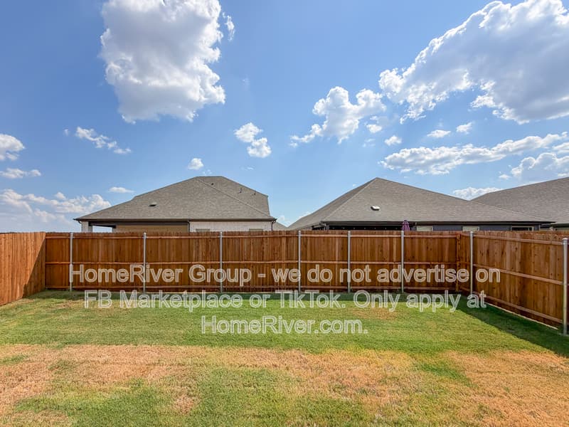 Mckinney House: 425 Dorothy Dr
