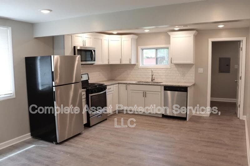 Portage House: 2326 Hickory St.