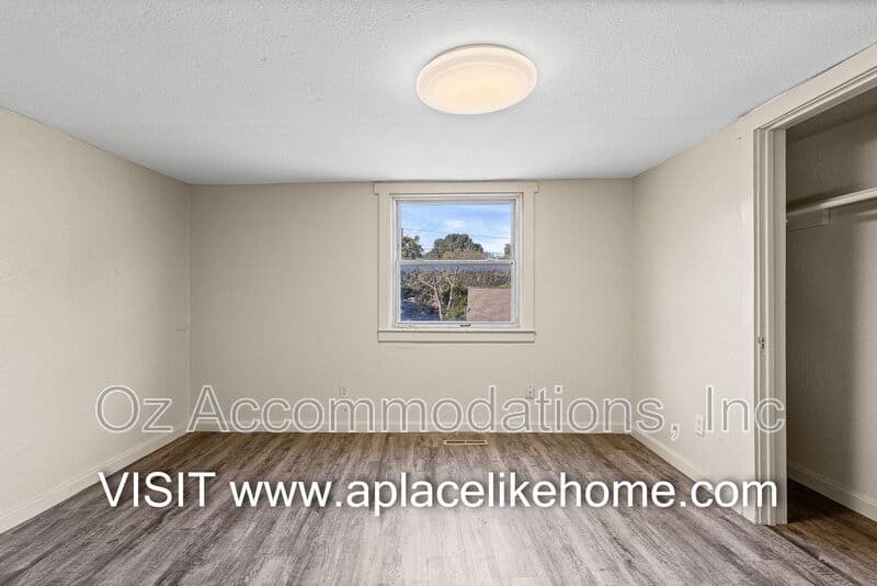 Kansas City House: 1501 N 29th St