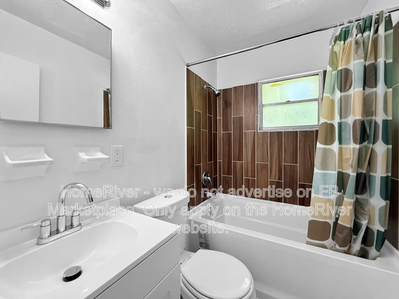 Jacksonville House: 5747 Antoinette Ln