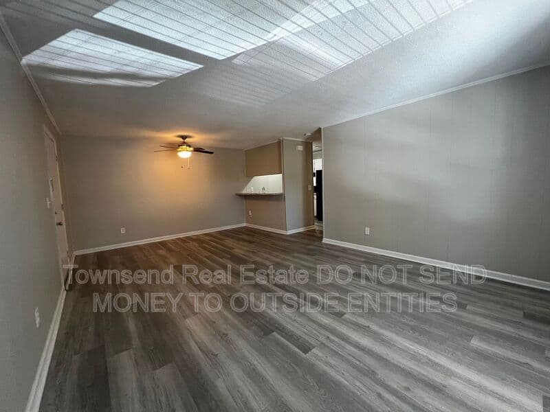 Fayetteville House: 5853-H Century Oaks Drive