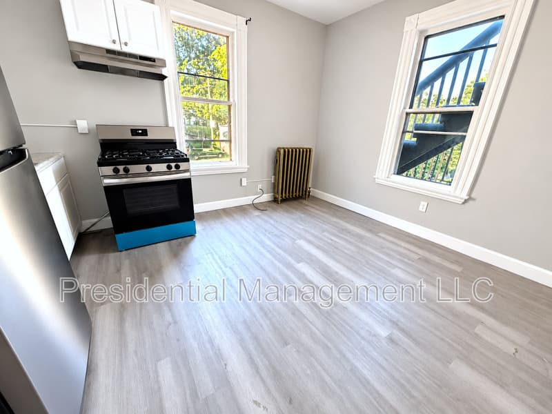 Waterbury Condo: 66 Holmes Ave