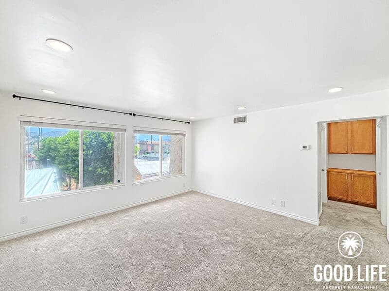 El Cajon Condo: 1386 E Madison Ave