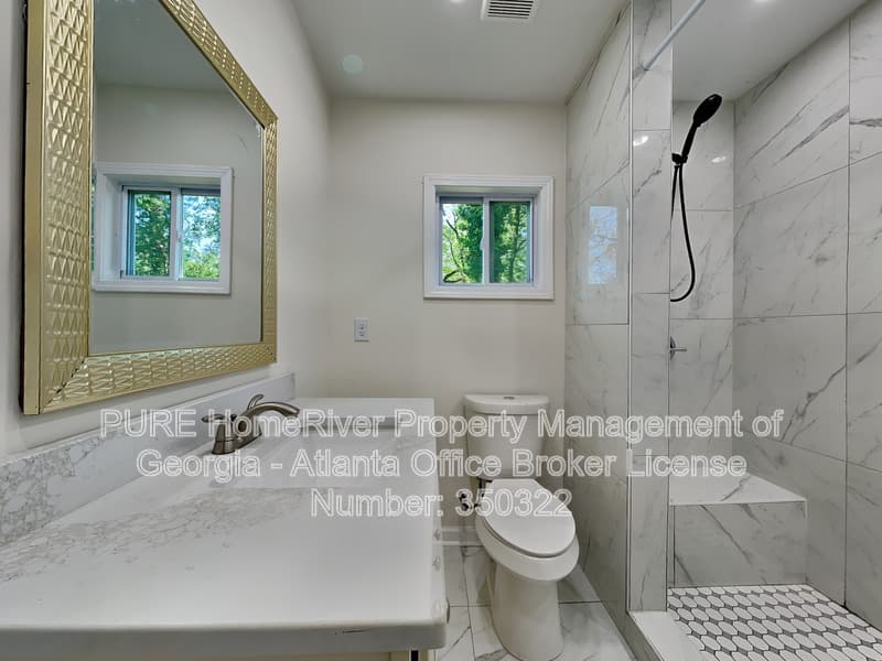 Atlanta House: 1127 Valley View Rd SE