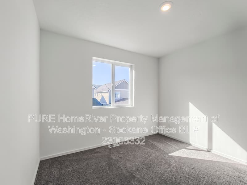 Liberty Lake House: 24814 E Coopers Hawk Ln