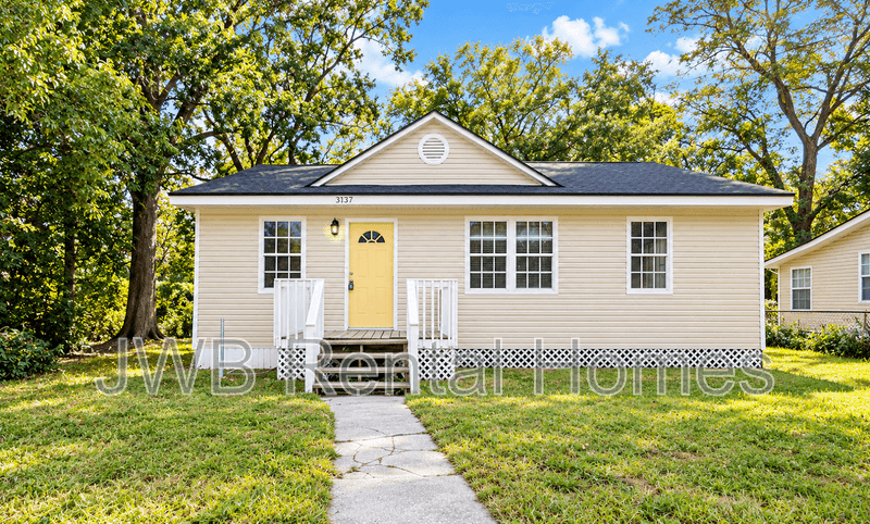 Jacksonville House: 3137 1st St W