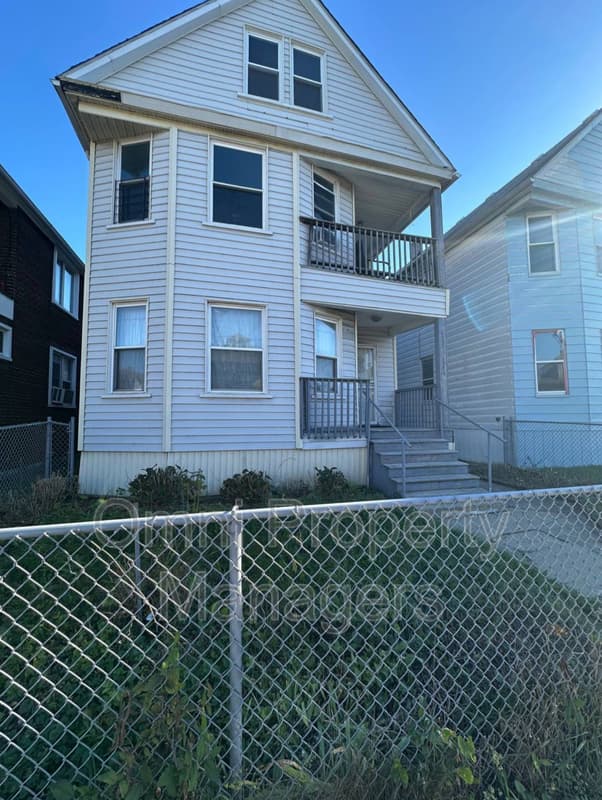Hamtramck Condo: 3894 Evaline St
