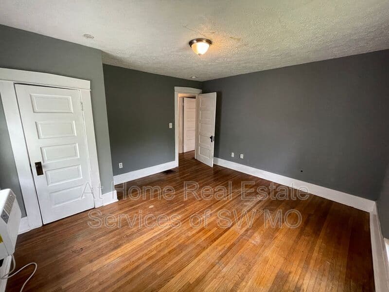 Springfield Townhome: 746 S Fremont Ave