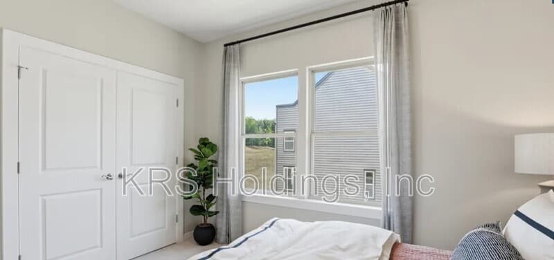 Woodbridge Townhome: 3738 District Dr.