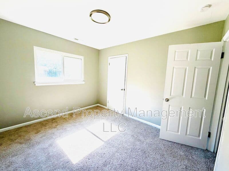 Chattanooga House: 717 Caruthers Rd