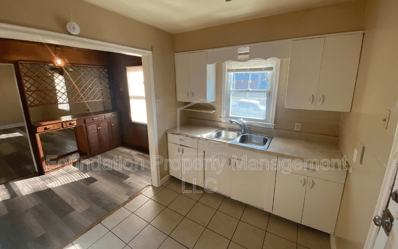 Memphis House: 2061 Pendleton Street