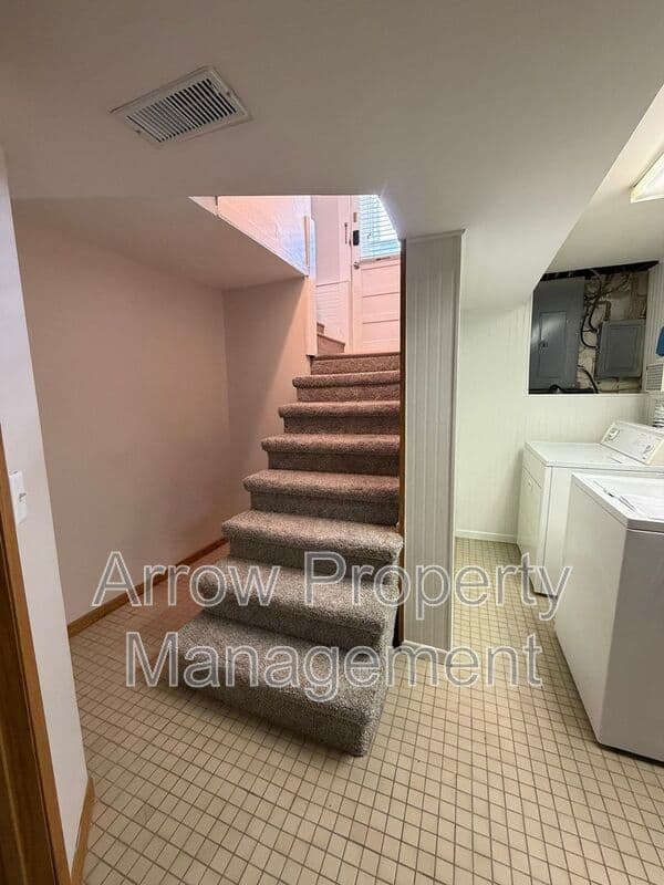 Lincoln Condo: 1459 Plum