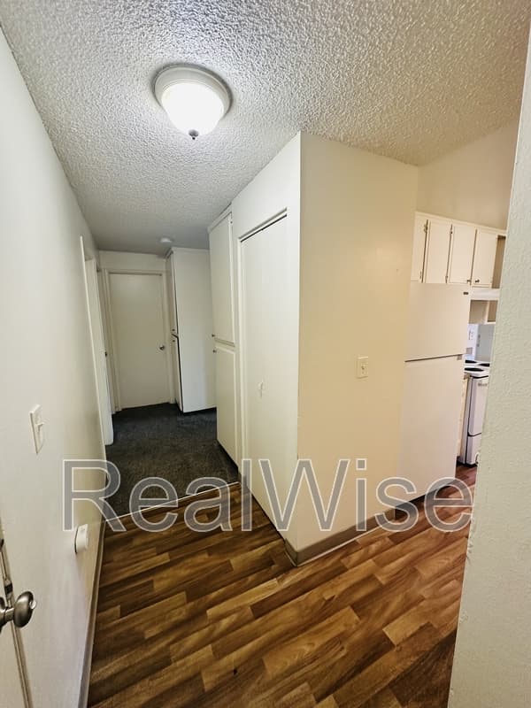 Woodburn Condo: 100 Gatch St