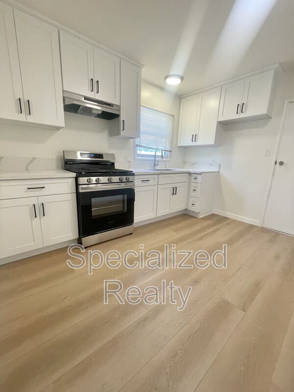 Glendale Condo: 500 Hill Drive