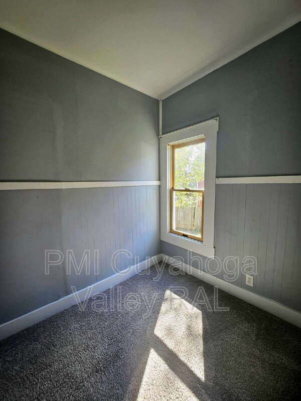 Barberton House: 243 19th Street Northwest