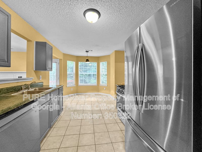 Jonesboro House: 10761 Tara Village Way