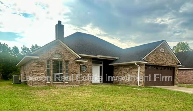 Bossier City House: 3120 Stockwell Rd