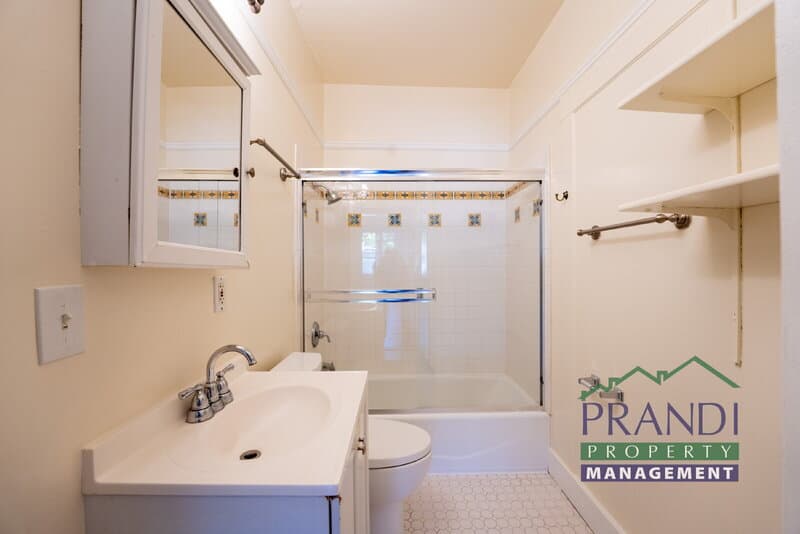 San Rafael Condo: 106 Union St