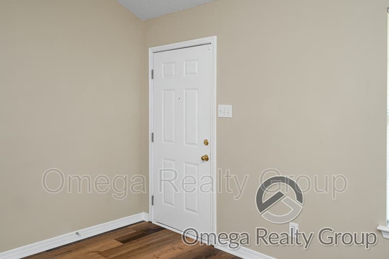 Mobile House: 3020 Barlett Dr