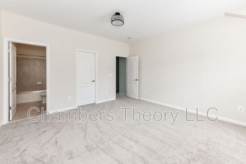 Ashburn House: 21026 Potomac Trail Cir