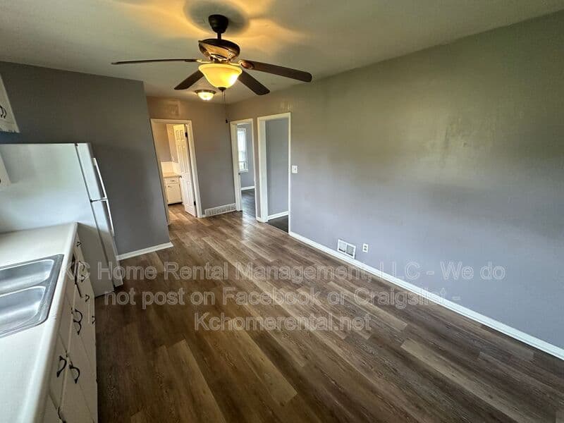 Kansas City House: 11204 Parallel Parkway