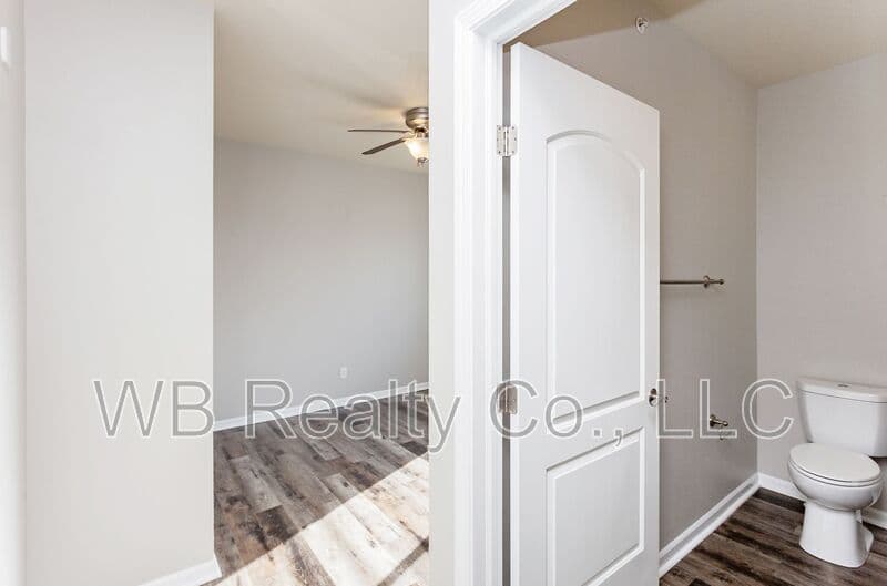 Grimes Condo: 1951 N James St