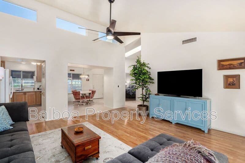Mesa Condo: 220 N 22nd Pl