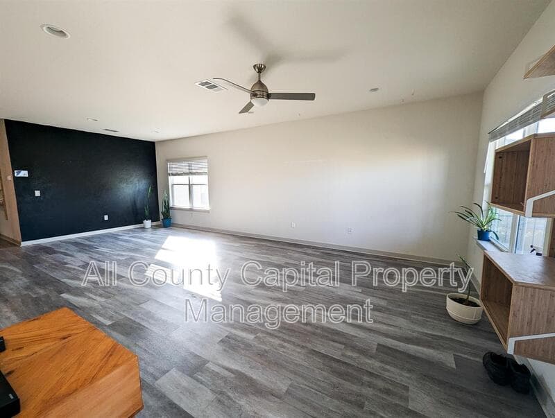 Austin House: 8204 City Top Blvd