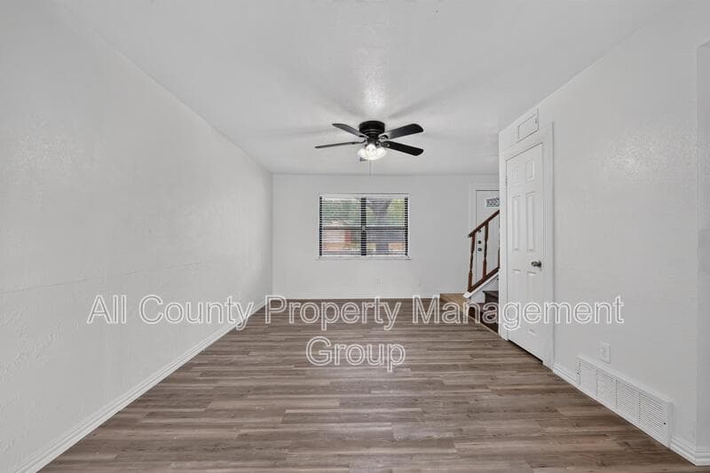 Bedford House: 2024 Charleston Drive
