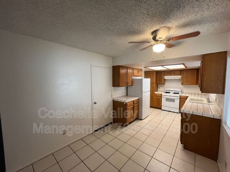 Cathedral City House: 28640 Landau Blvd