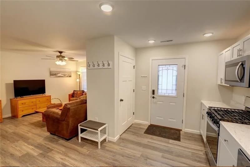 Hayward Condo: 10011 Aspen Ln