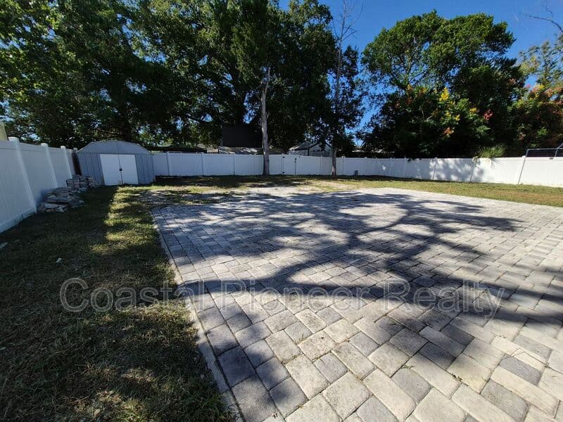 Spring Hill House: 4447 Keyes Ave