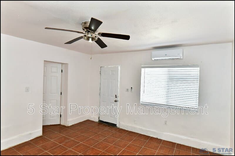 El Paso Condo: 1910A Olive Ave !!
