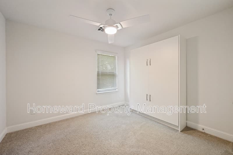 Arlington House: 6834 Neal's Way