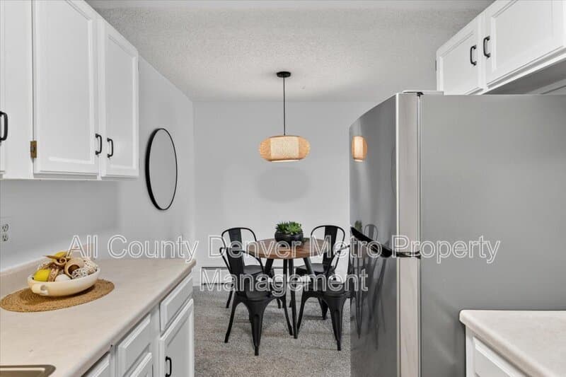 Golden Condo: 1400 Golden Circle
