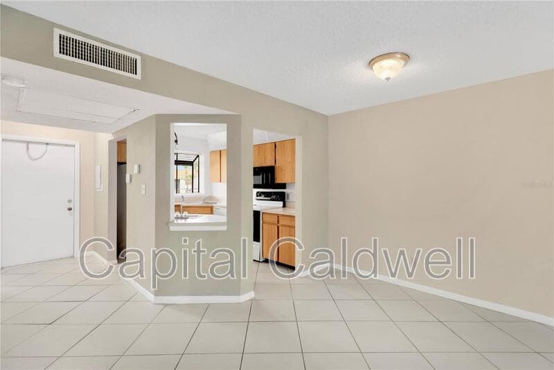 Clearwater Condo: 1900 Pelican Landing Blvd
