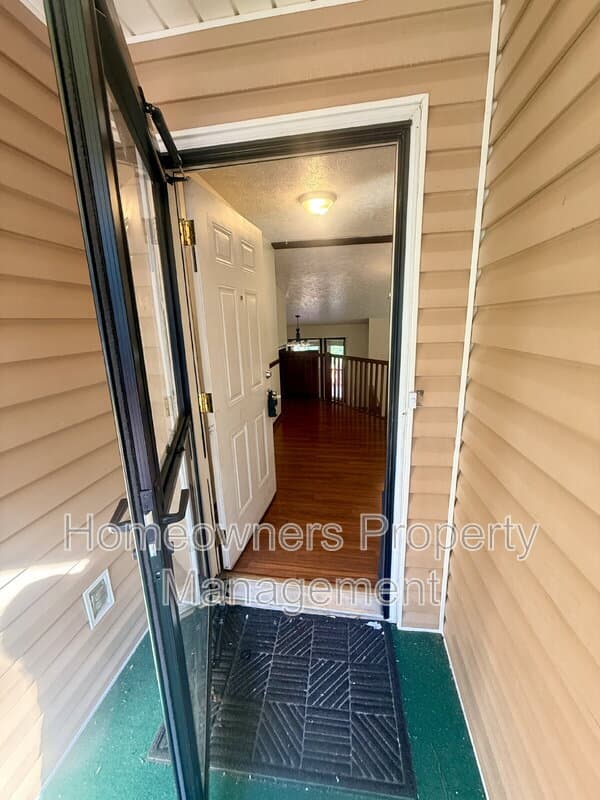 Fayetteville House: 4436 Briton Circle