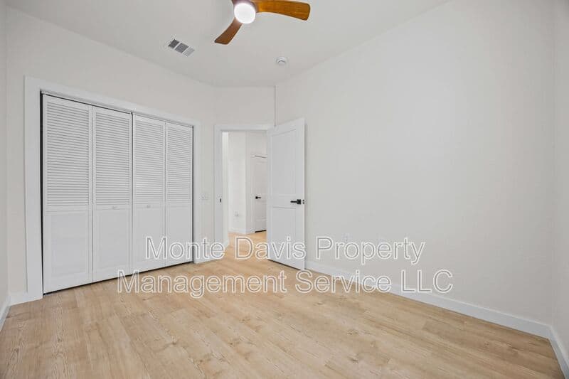 Austin Condo: 1802 Springdale Rd