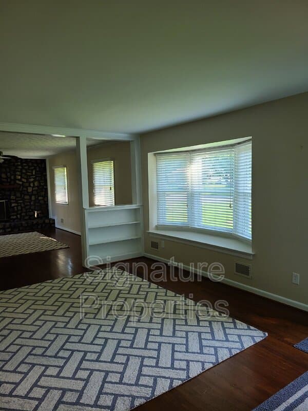 Henrico House: 9302 Huron Ave