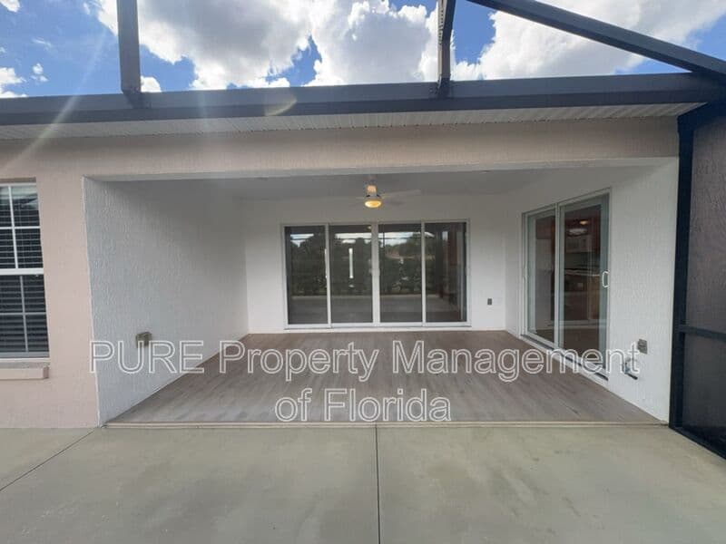 Ocala House: 15939 SW 14th Avenue Rd