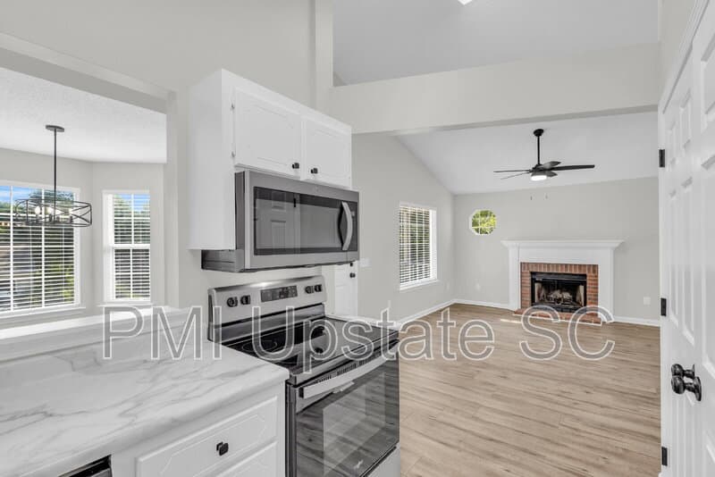 Simpsonville House: 244 Oak Valley Drive