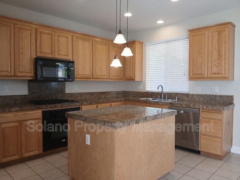 Vacaville House: 2167 Newcastle Dr.